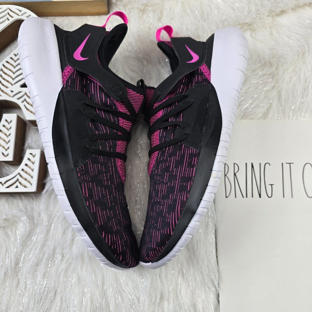 Nike Flex Sneakers